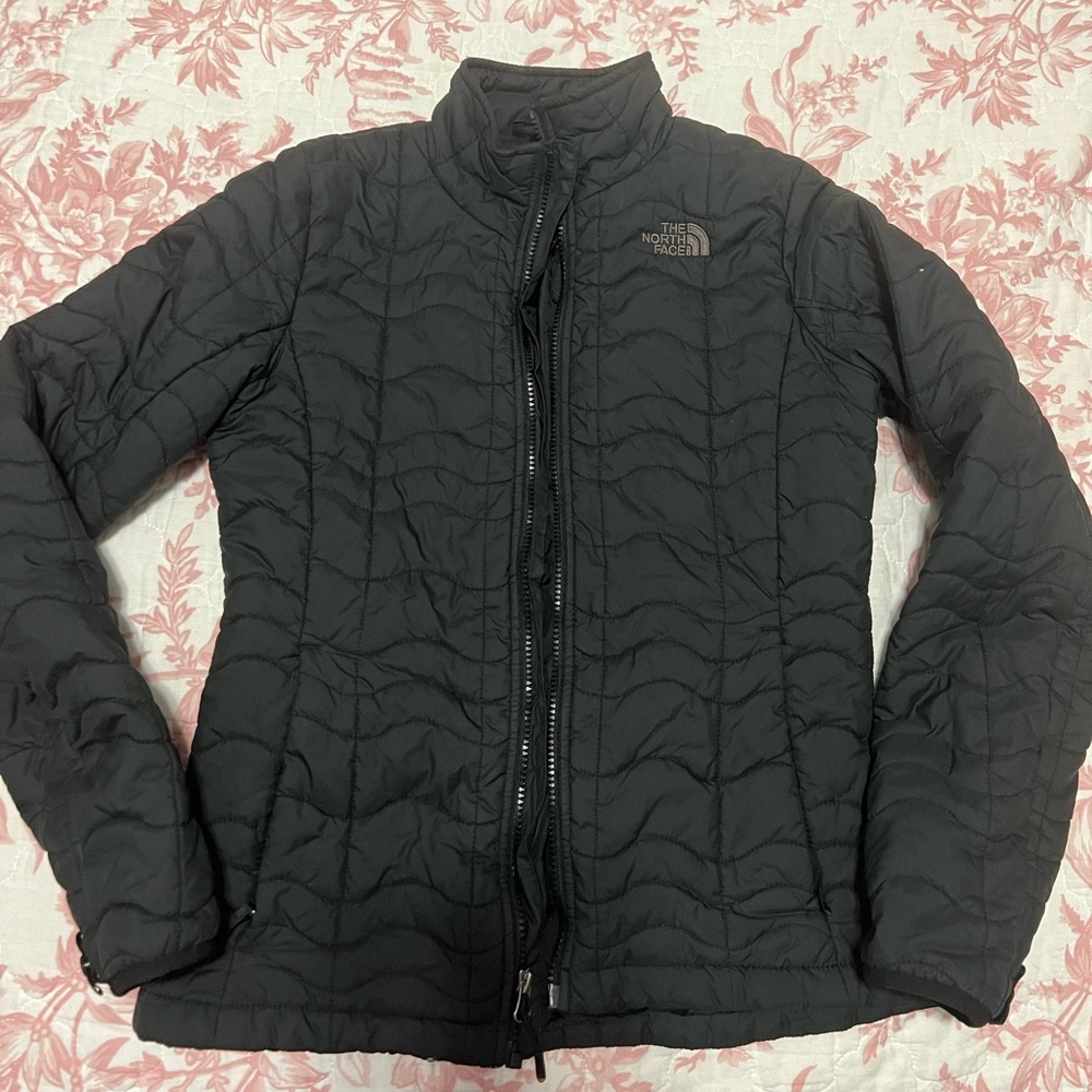 Lightweight Northface Jacket - image 2